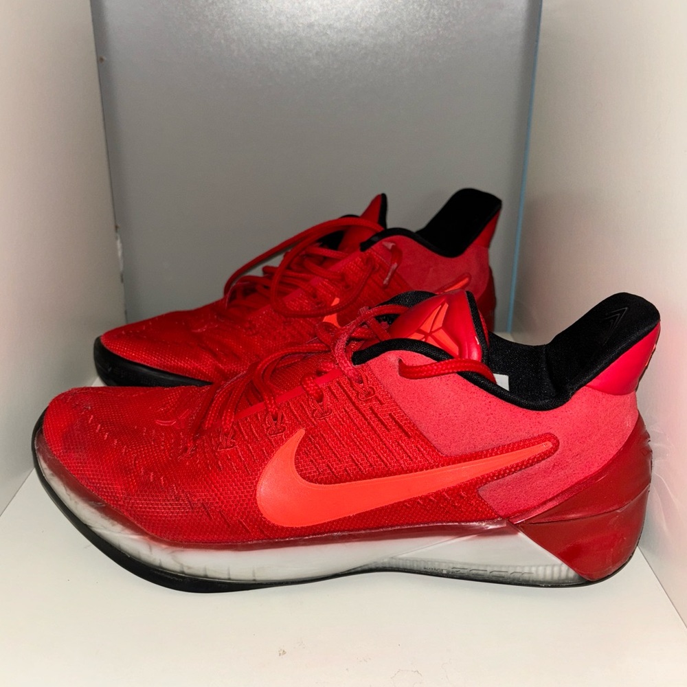 Men’s Kobe Basketball Sneakers
